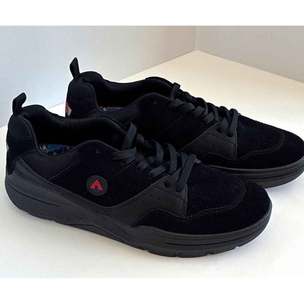 AIRWALK~ Men's Low Top Lace Up Sneakers Black/Red Solid Skate Sneaker Shoes NWOB